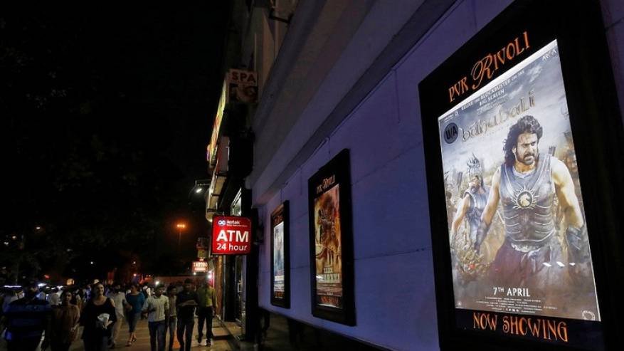 الثوتر يتصاعد حول كشمير: باكستان تمنع عرض الأفلام الهندية